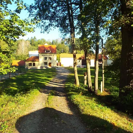 Pensión Faehnrichuv Mlyn 3*